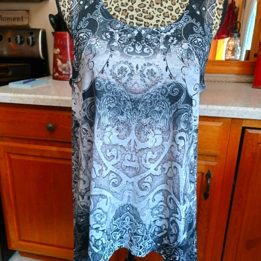 Gorgeous tunic size medium